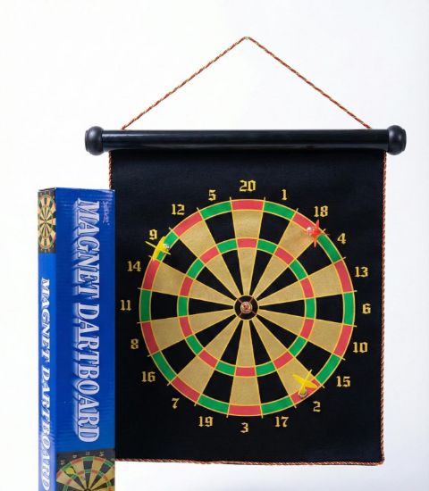 صورة اسهم تصويب مغناطيس حجم وسط  من نجمة الالعاب 